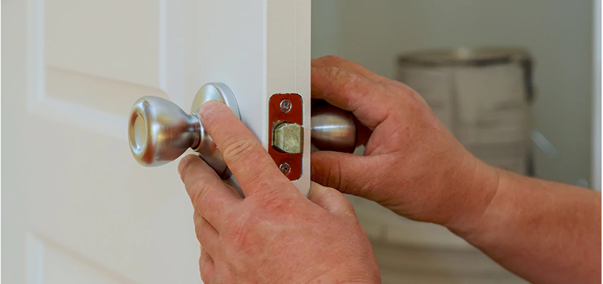 AAA Locksmiths For lock Replacement in Tinley Park, Illinois